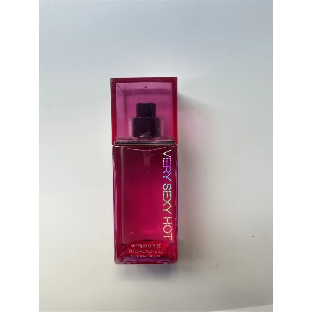 Victoria's Secret Very Sexy Hot Sheer Mist Spray 4.2 Oz. Rare Hard To Find
